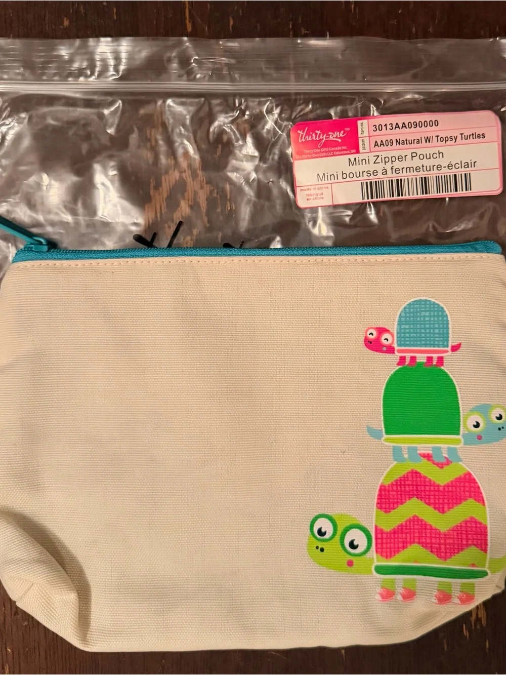 thirty-one Mini Zipper Pouch in Natural with Topsy Turtles